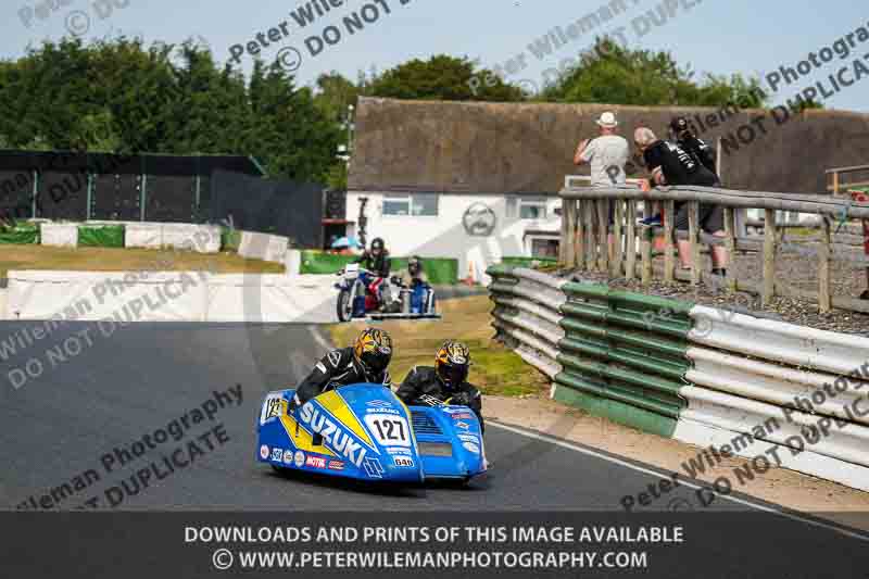 Vintage motorcycle club;eventdigitalimages;mallory park;mallory park trackday photographs;no limits trackdays;peter wileman photography;trackday digital images;trackday photos;vmcc festival 1000 bikes photographs